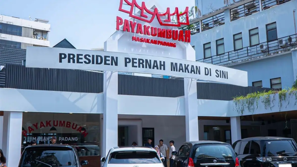 Franchise RM Padang Payakumbuah, Kuliner Padang, Bisnis Restoran, Waralaba Makanan, Franchisee