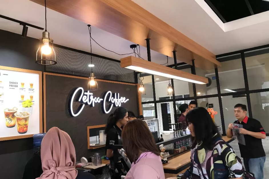Franchise Cetroo Coffee, Bisnis Coffee Shop, Waralaba Kopi Modern, Peluang Usaha 2026, Franchisee Indonesia