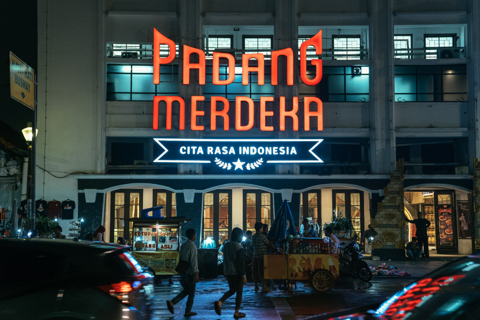 Franchise Rumah Makan Padang Merdeka, Bisnis Kuliner Padang, Waralaba Restoran, Peluang Usaha 2026, Franchisee Indonesia