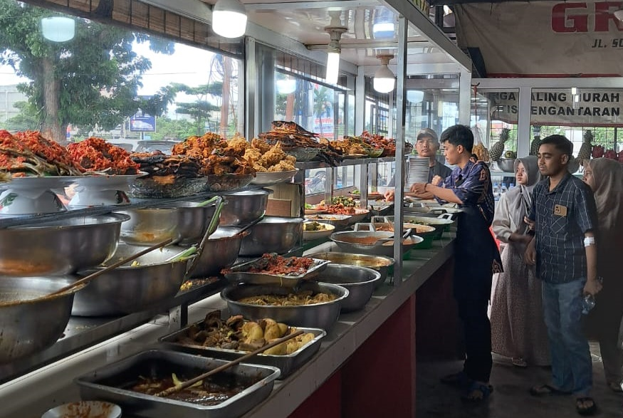 Franchise Warung Nasi Ampera, Kuliner Sunda, Waralaba Restoran, Peluang Usaha 2026, Franchisee Indonesia