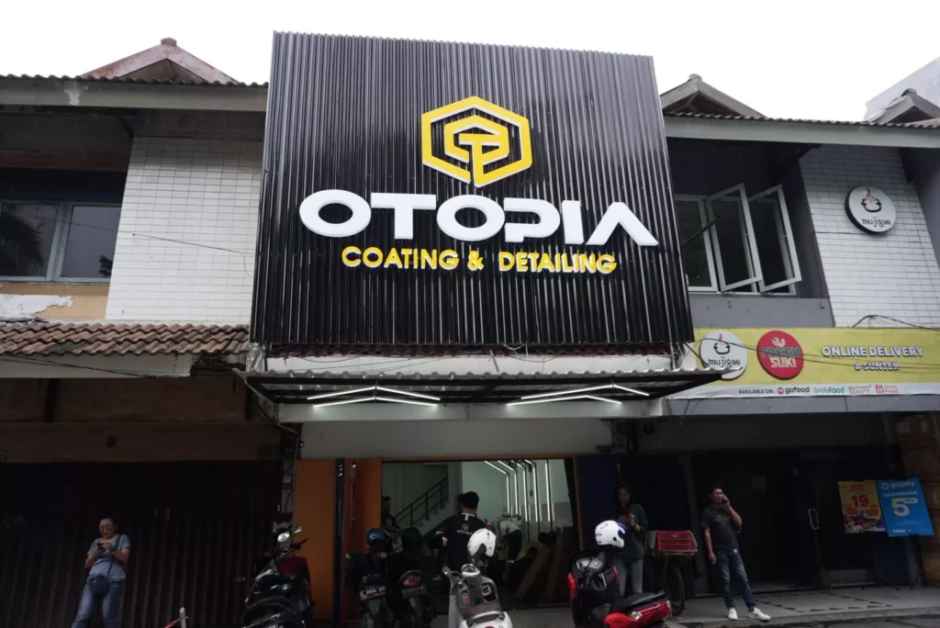 Franchise OTOPIA Coating & Detailing, Bisnis Detailing Mobil, Waralaba Otomotif, Kemitraan Coating, Franchisee Indonesia