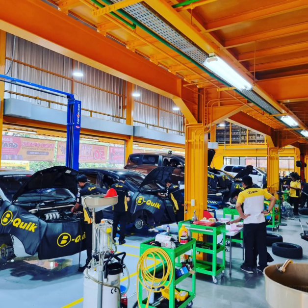 Franchise B Quik, Bengkel Mobil Modern, Bisnis Otomotif, Waralaba Bengkel, Franchisee