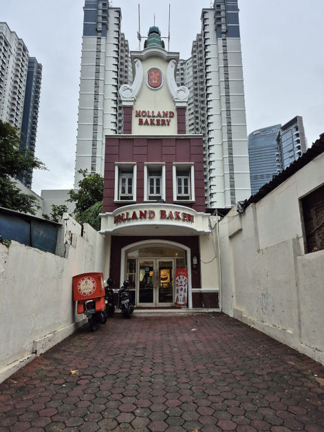 Franchise Holland Bakery, Peluang Bisnis Roti, Waralaba Kuliner, Investasi Toko Kue, Franchisee Indonesia